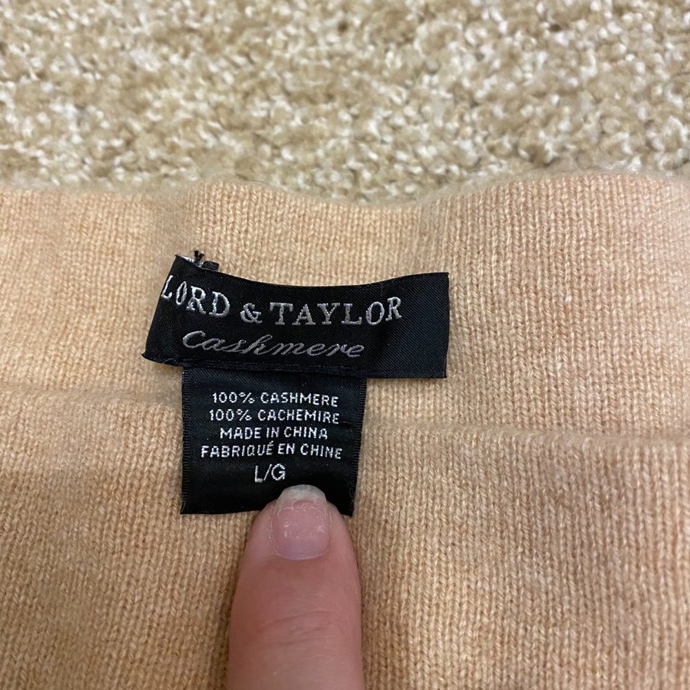 Lord & Taylor Cashmere pullover